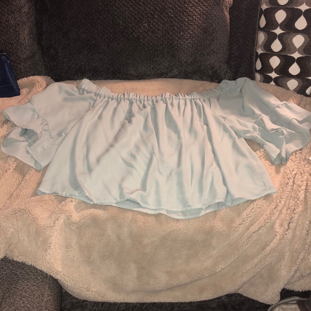 🎉4 for $20 Large Express Off the Shoulder Top in Mint